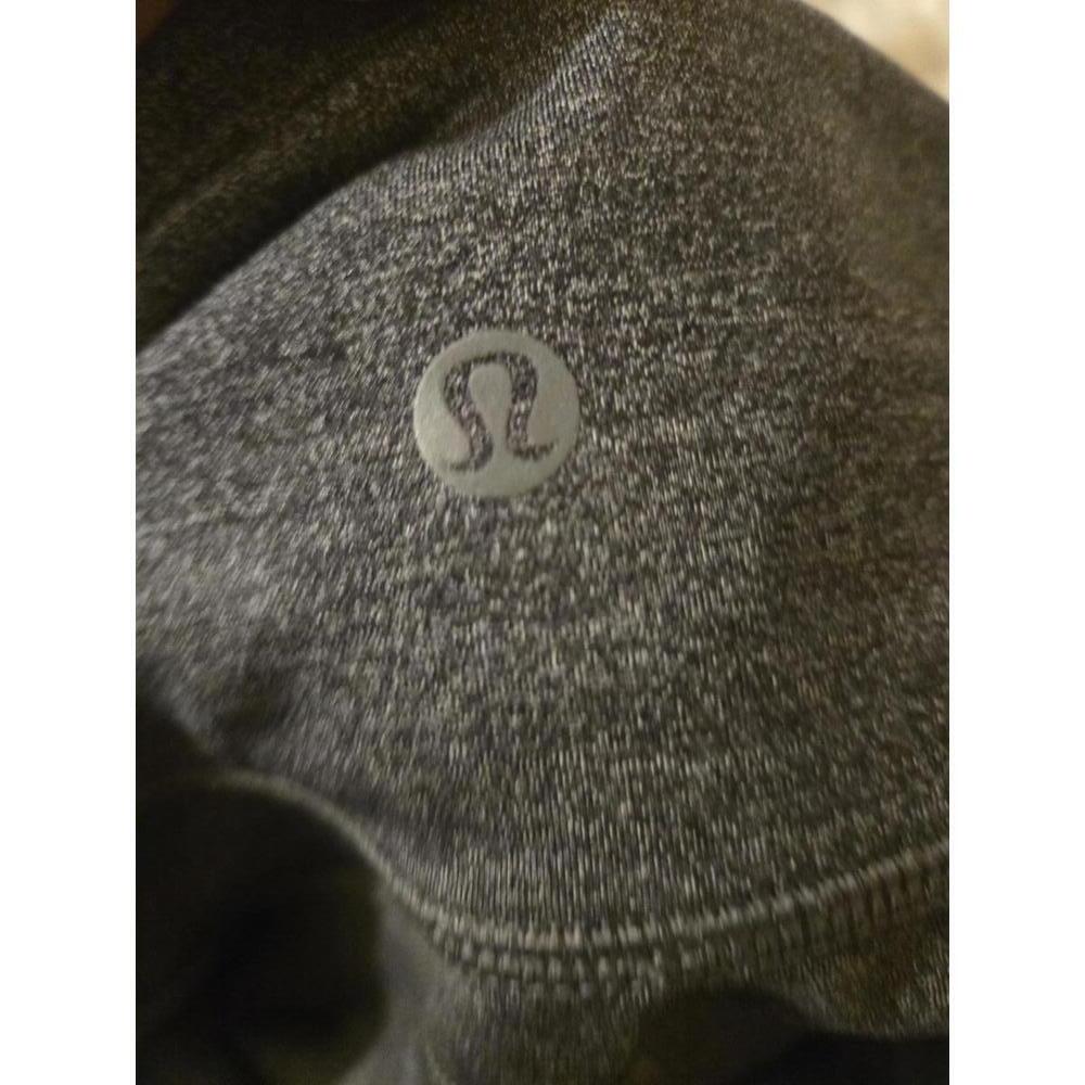 Lululemon Women's Gray cropped Leggings - Picture 3 of 4